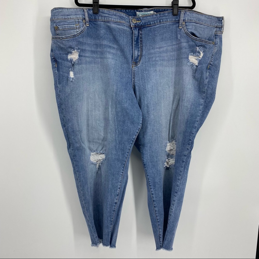 Torrid Distressed Jeans Size 30
